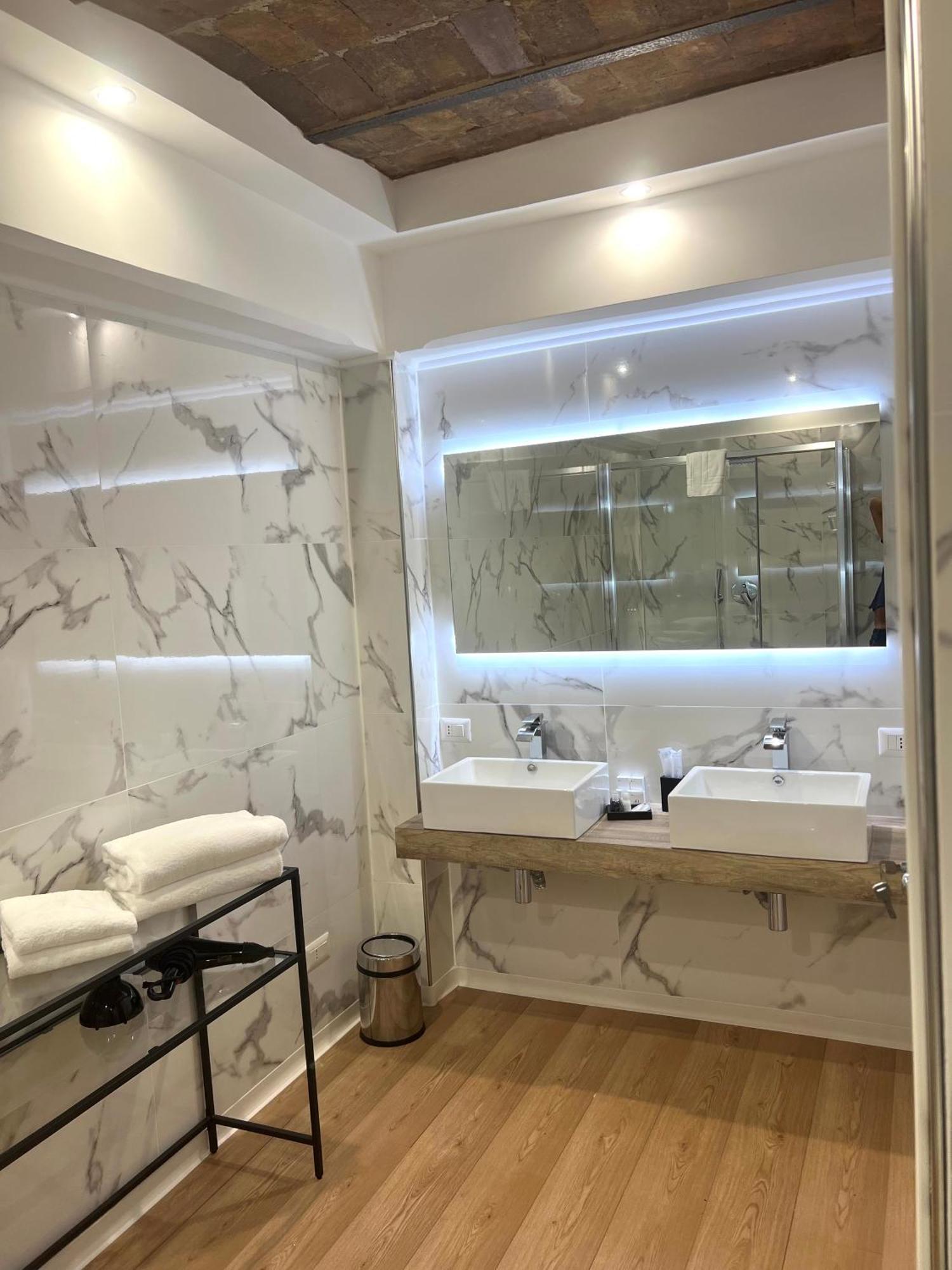 נאפולי Miluar Luxury B&B - Vanvitelli מראה חיצוני תמונה